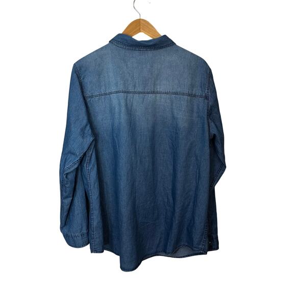 Torrid Women 2X  Chambray Shirt Solid Blue Cotton‎ Collared Long Sleeve Button - Picture 3 of 5